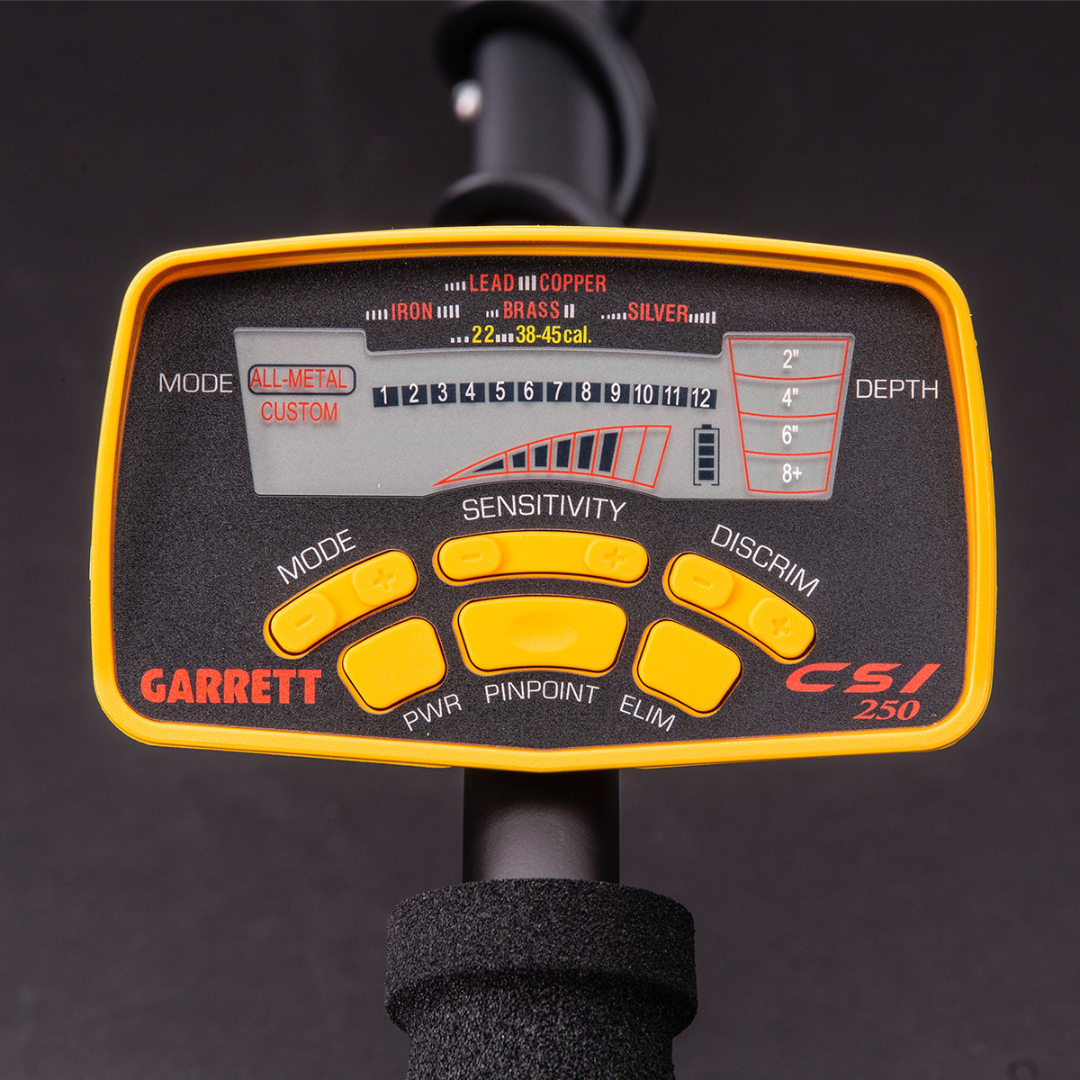 Garrett CSI 250 グラウンドサーチ メタル探知機 キャリーバッグとヘッドホン付き 6.5kHz動作周波数 6.5x9 パフォーマンスコイル＿並行輸入品 Garrett CSI 250 Crime Scene Investigation Metal Detector*